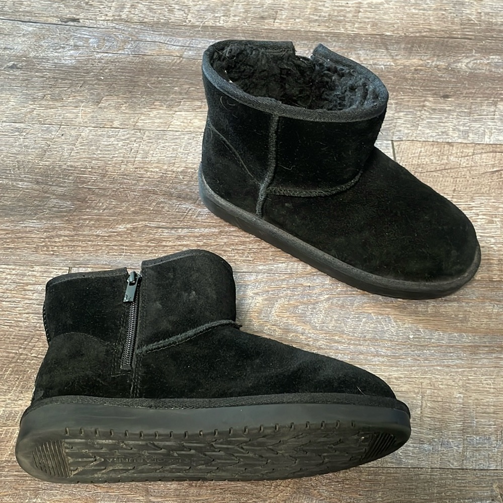 KOOLABURRA BY UGG girls zip up Boots